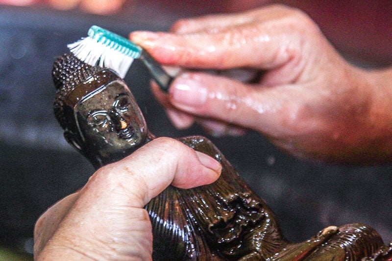 Prosesi Pencucian Patung Dewa Jelang Imlek 2025 - Bagian 3