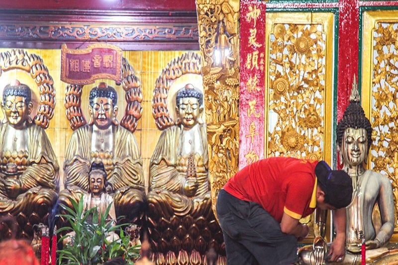 Prosesi Pencucian Patung Dewa Jelang Imlek 2025 - Bagian 4