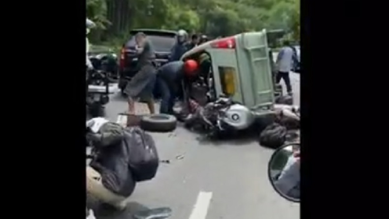 Breaking News: 8 Kendaraan Kecelakaan Beruntun di Garut, 9 Orang Dilarikan ke RS