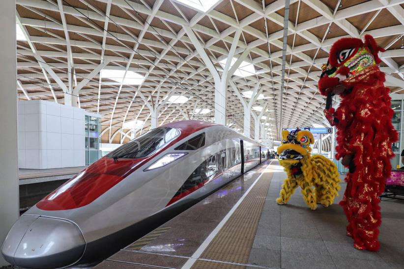 Stasiun Kereta Cepat Dihiasi Dekorasi Imlek - Bagian 1