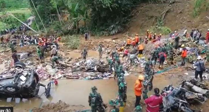 title Operasi SAR Longsor Pekalongan Ditutup, 25 Korban Tewas Ditemukan 1 Masih Hilang Operasi SAR Longsor Pekalongan Ditutup, 25 Korban Tewas Ditemukan 1 Masih Hilang