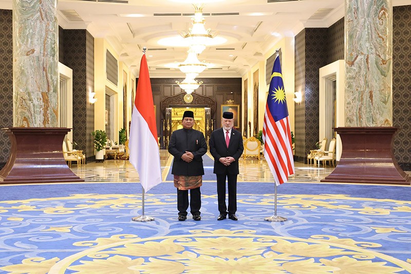 Presiden Prabowo Pakai Beskap Melayu Hitam Disambut Upacara Kenegaraan Raja Malaysia - Bagian 2
