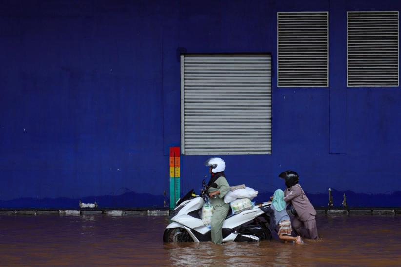 Perekonomian Kelapa Gading Lumpuh akibat Banjir - Bagian 7