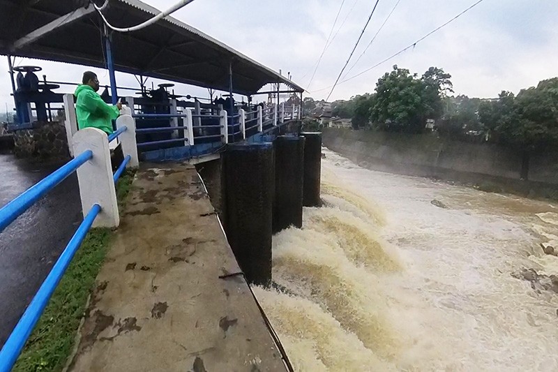 Bendung Katulampa Siaga 4 Siang Ini, Warga Jakarta Diminta Waspada - Bagian 6