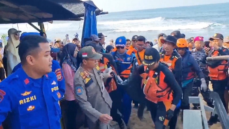 title Identitas Korban Terakhir Siswa SMP 7 Mojokerto Ditemukan Tewas di Pantai Drini, Rifki Yuda Identitas Korban Terakhir Siswa SMP 7 Mojokerto Ditemukan Tewas di Pantai Drini, Rifki Yuda