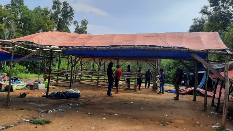 title Informasi Bocor, Polisi Gagal Tangkap Pelaku Judi Sabung Ayam di Sampang Informasi Bocor, Polisi Gagal Tangkap Pelaku Judi Sabung Ayam di Sampang