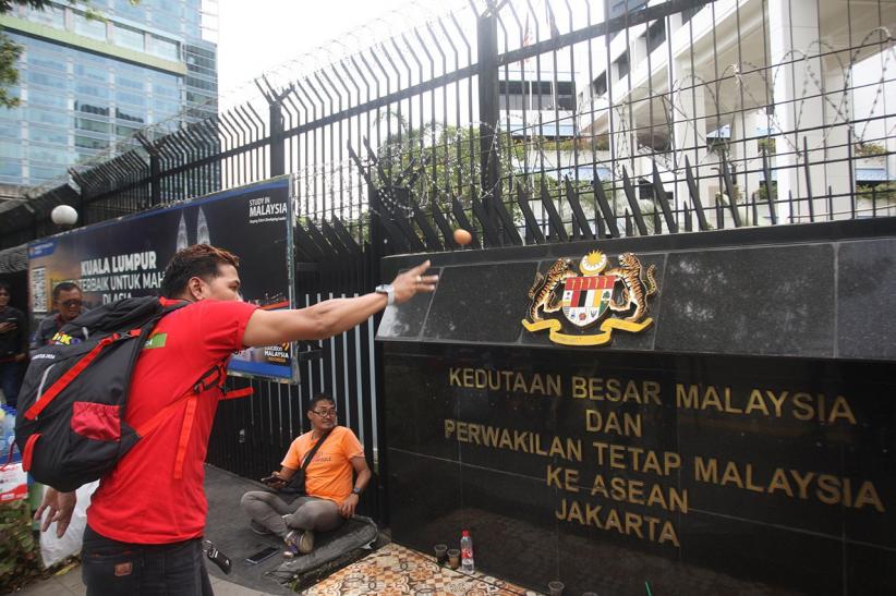 Pekerja Migran Indonesia Tewas Ditembak, Buruh Geruduk Kedutaan Besar Malaysia - Bagian 4