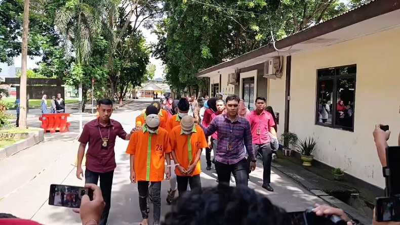 title Pilu! Gadis di Gorontalo Diperkosa 19 Pria Bergiliran Pilu! Gadis di Gorontalo Diperkosa 19 Pria Bergiliran