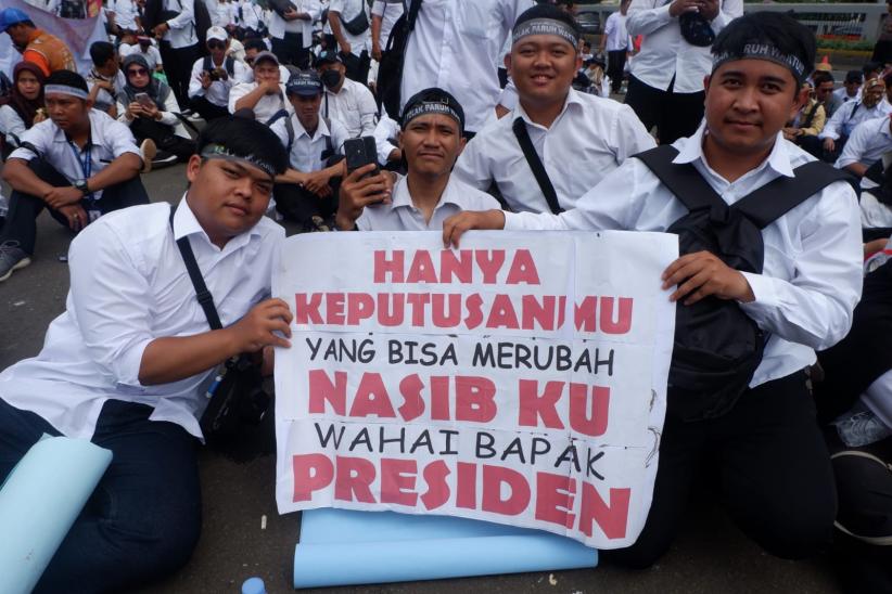 Ribuan Tenaga Honorer Tuntut Kepastian Pengangkatan P3K Penuh Waktu  - Bagian 4