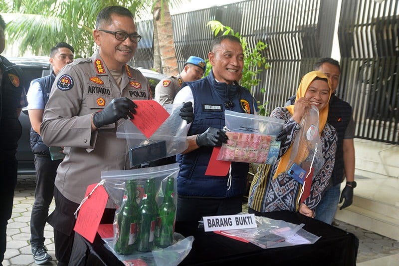 Praktik Prostitusi Berkedok Tempat Karaoke di Objek Wisata Gunung Kemukus - Bagian 2