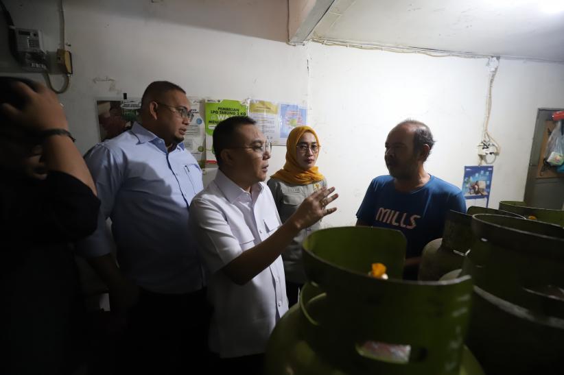 Pimpinan DPR Sidak Penjualan Gas Elpiji 3 Kg - Bagian 2