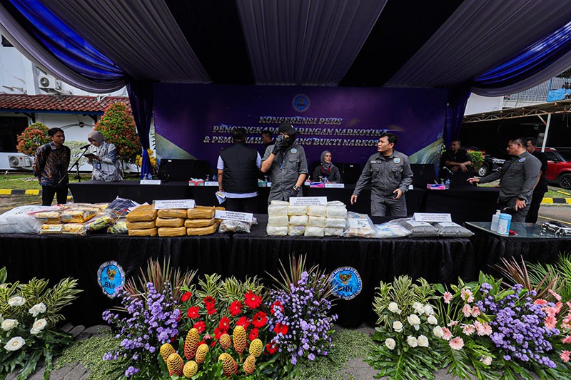 BNN Musnahkan Puluhan Kilogram Barang Bukti Narkotika - Bagian 3