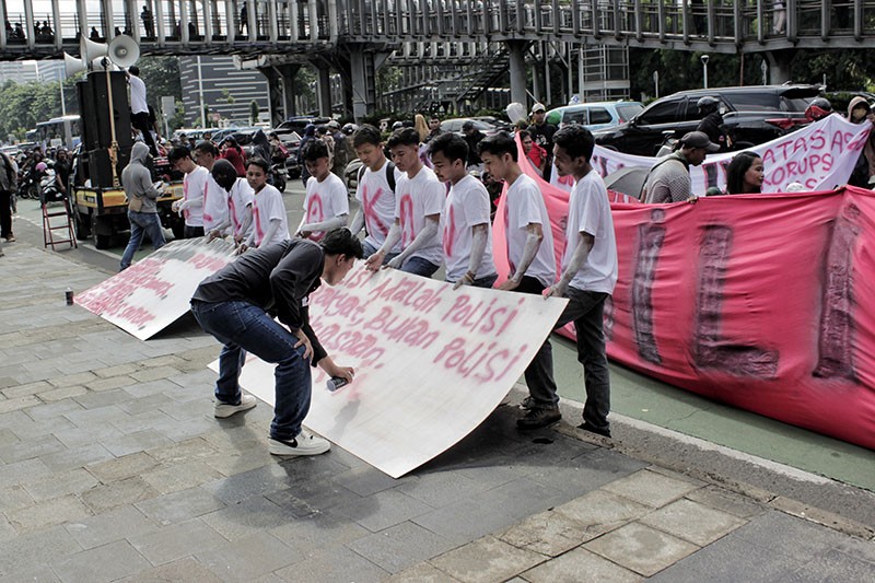 Ratusan Massa Desak Polisi Selesaikan Kasus Hukum yang Belum Tuntas - Bagian 4