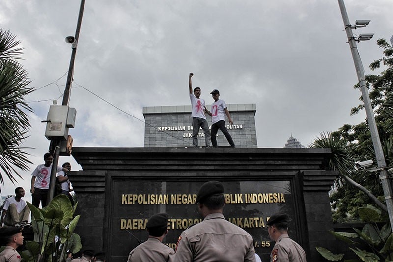 Ratusan Massa Desak Polisi Selesaikan Kasus Hukum yang Belum Tuntas - Bagian 1