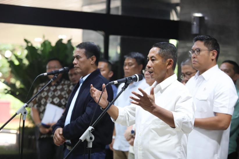 Dirut Bulog Temui Menteri Pertanian Amran Sulaiman - Bagian 2