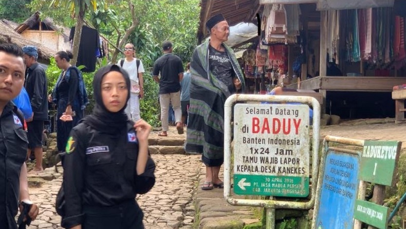 title Catat! Pengunjung Baduy Dilarang Bikin Konten TikTok hingga Terbangkan Drone Catat! Pengunjung Baduy Dilarang Bikin Konten TikTok hingga Terbangkan Drone
