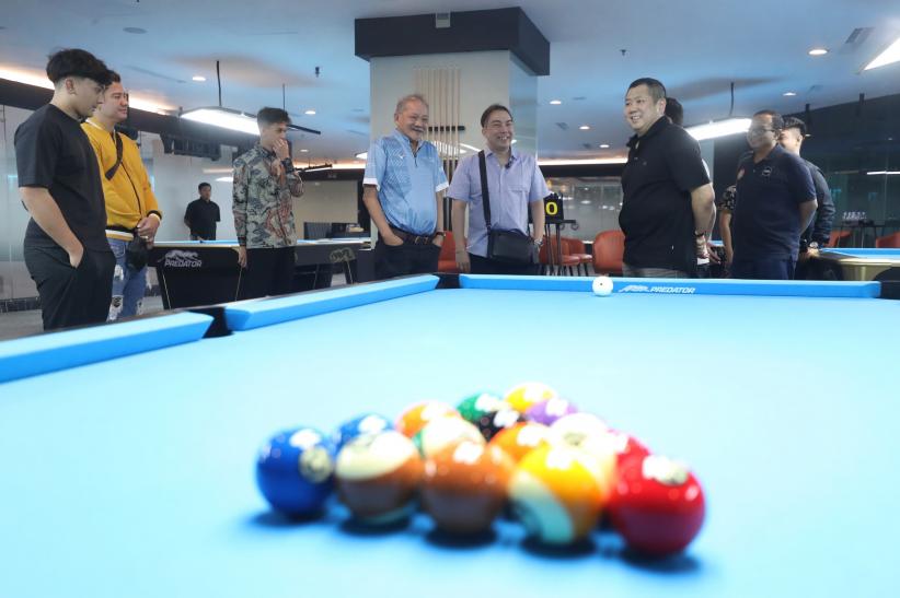 Potret Hary Tanoesoedibjo dan Legenda Biliar Dunia Efren Reyes Adu Skill - Bagian 7