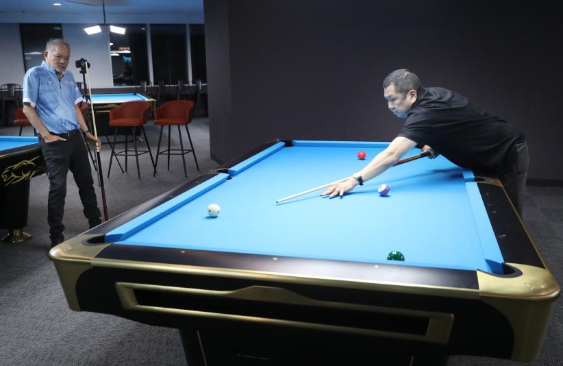 Potret Hary Tanoesoedibjo dan Legenda Biliar Dunia Efren Reyes Adu Skill - Bagian 3