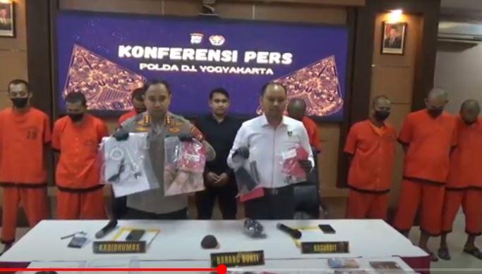 title Polda DIY Ungkap Kasus Judi Dadu Online di Media Sosial, 7 Orang Ditangkap Polda DIY Ungkap Kasus Judi Dadu Online di Media Sosial, 7 Orang Ditangkap