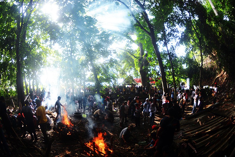 Antusiasme Warga Ikuti Kirab Budaya dan Tradisi Sadranan Sendang Gede Pucung - Bagian 2