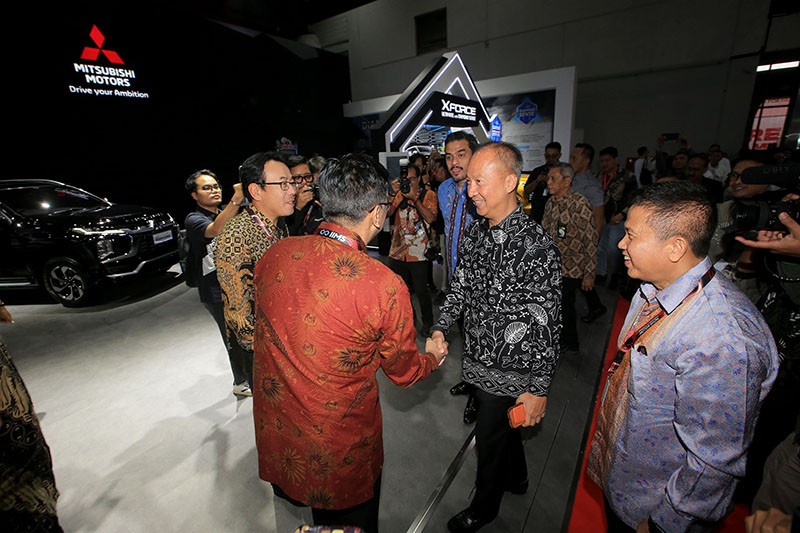 Dua Menteri Jajal Mitsubishi Xforce di IIMS 2025 - Bagian 3