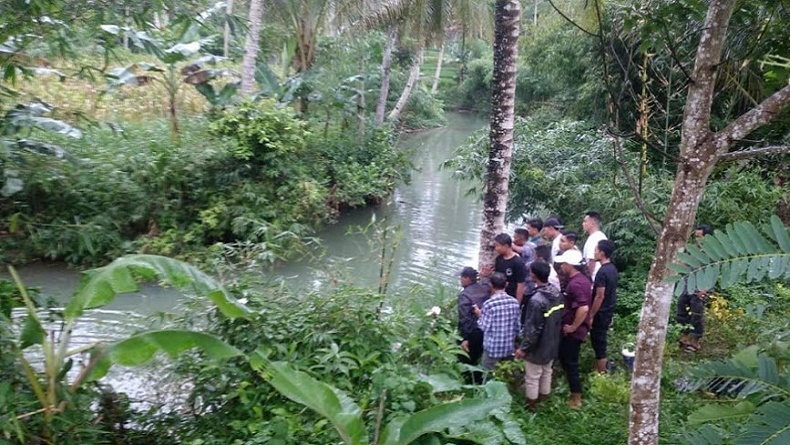 title Tragis! Pelajar di Malang Tewas Tenggelam saat Mancing di Sungai Krekel Tragis! Pelajar di Malang Tewas Tenggelam saat Mancing di Sungai Krekel