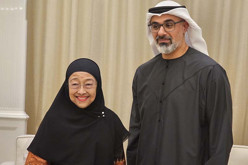 Megawati Soekarnoputri Bertemu Putra Mahkota Abu Dhabi Pangeran Khaled - Bagian 2