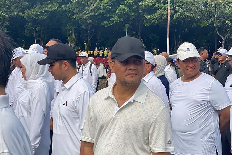 Ratusan Kepala Daerah Latihan Baris-berbaris Sebelum Retreat di Akmil - Bagian 4