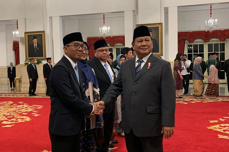 Momen Presiden Prabowo Lantik Brian Yuliarto jadi Mendikti Saintek Gantikan Satryo - Bagian 1