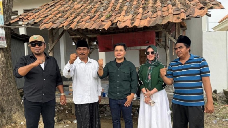 title Anggota DPRD Bangkalan dari Partai Perindo Beri Bantuan Pembangunan Jalan Swadaya Anggota DPRD Bangkalan dari Partai Perindo Beri Bantuan Pembangunan Jalan Swadaya