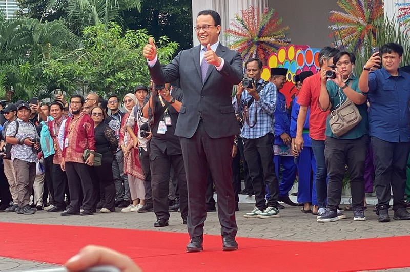 Kompak, Begini Gaya Ahok dan Anies Ikut Sambut Pram-Doel di Balai Kota Jakarta - Bagian 3