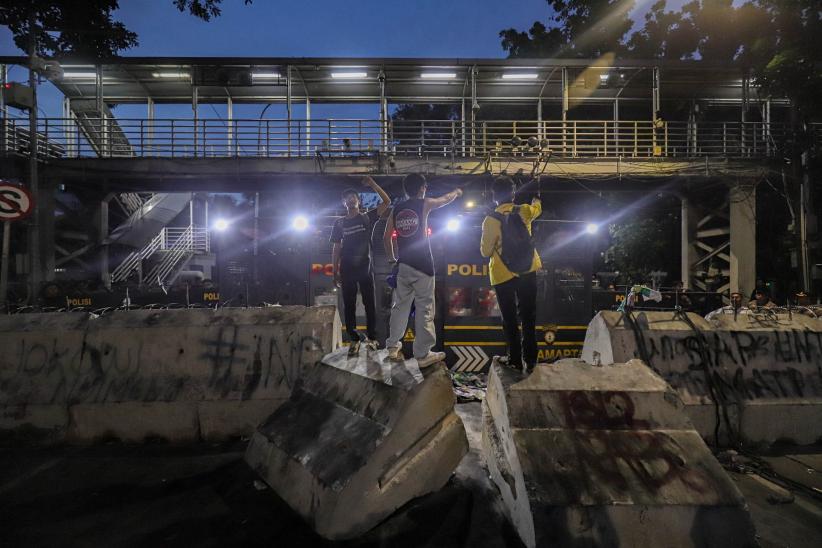 Ribuan Mahasiswa Kembali Turun Aksi Indonesia Gelap - Bagian 5