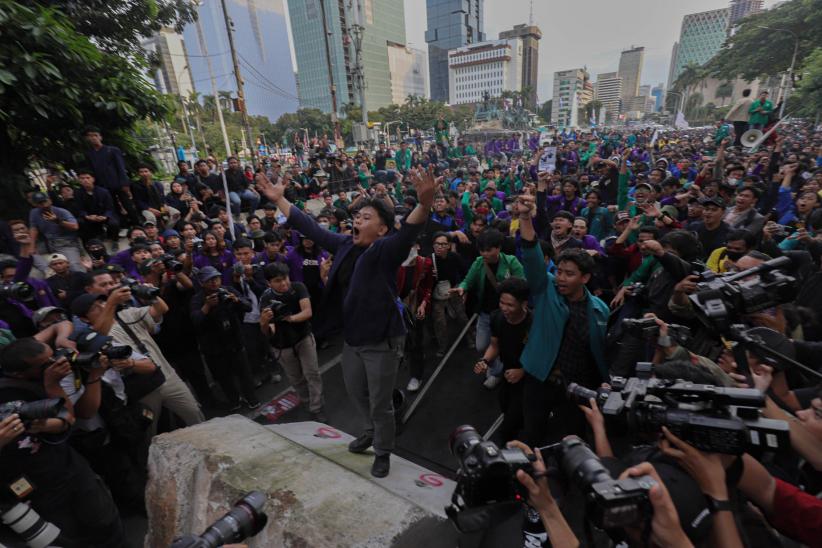 Ribuan Mahasiswa Kembali Turun Aksi Indonesia Gelap - Bagian 2
