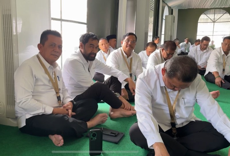 Awali Hari Ketiga Retret di Akmil, Kepala Daerah Khidmat Jalani Ibadah - Bagian 3