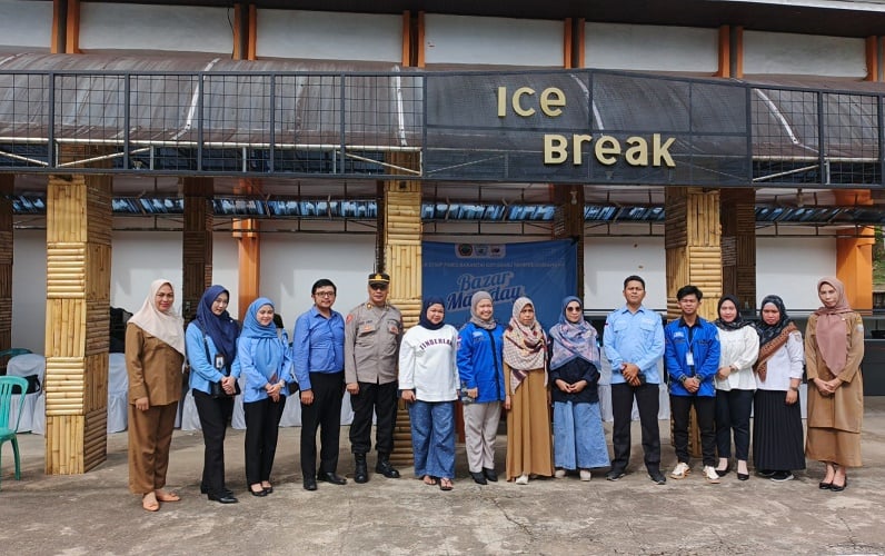 title Meriahkan Hari Matematika se-Dunia, HIMAPTIKA STKIP Paris Barantai Kotabaru Gelar Bazar Meriahkan Hari Matematika se-Dunia, HIMAPTIKA STKIP Paris Barantai Kotabaru Gelar Bazar