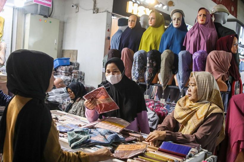 Berburu Baju Muslim untuk Kebutuhan Ramadan di Pasar Tanah Abang - Bagian 4