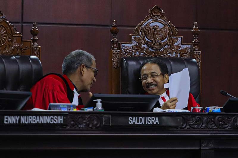 Suasana Sidang Putusan Akhir 40 Perkara Sengketa Pilkada 2024 di MK  - Bagian 2