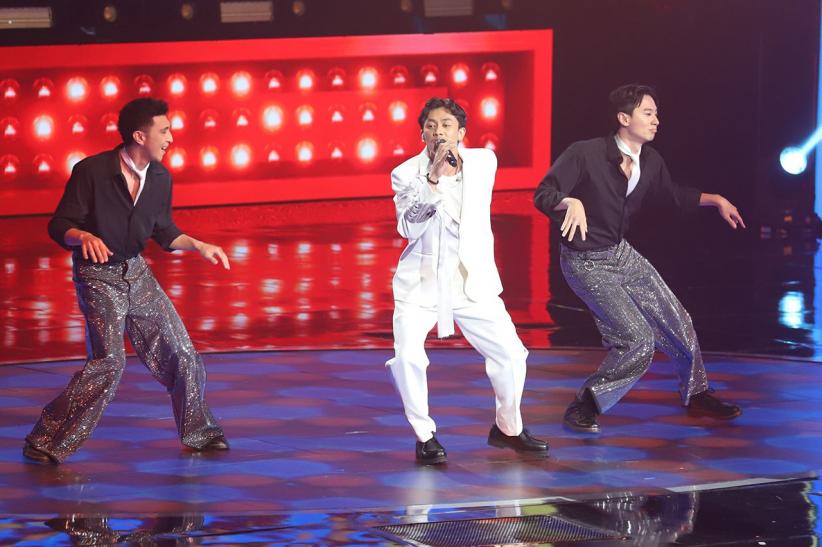 Bawa Lagu Bujangan, Kenriz Tampil Energik di Spektakuler Show 5 Indonesian Idol - Bagian 1