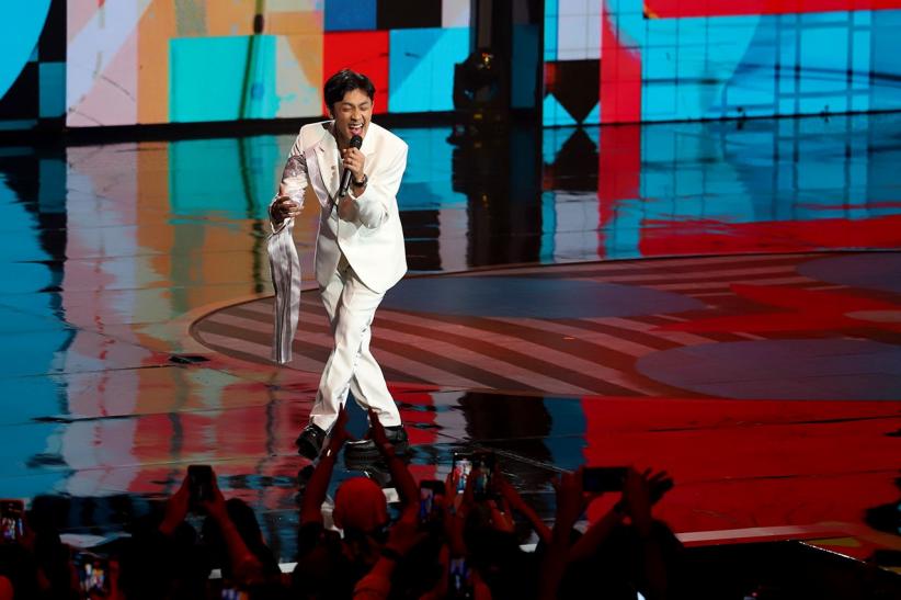 Bawa Lagu Bujangan, Kenriz Tampil Energik di Spektakuler Show 5 Indonesian Idol - Bagian 5