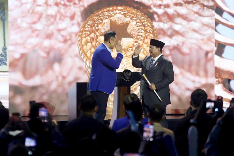 AHY Serahkan Tongkat Komando kepada Presiden Prabowo usai Kongres Partai Demokrat  - Bagian 1