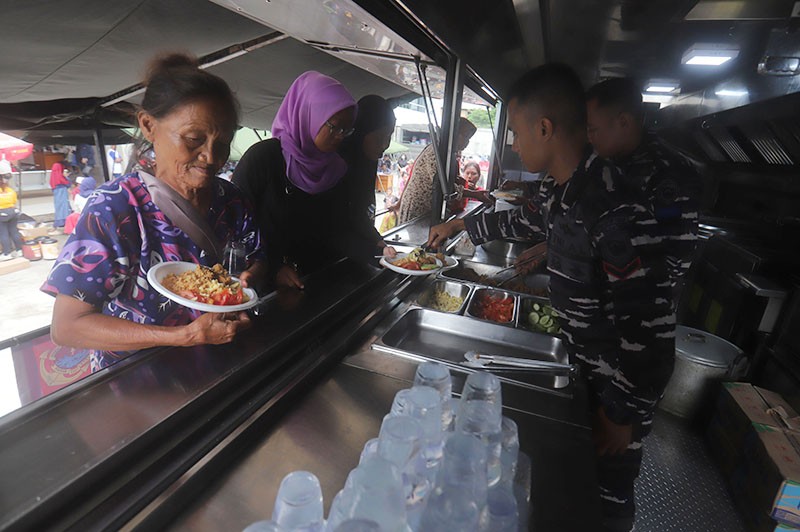 Didukung MNC Peduli, Koarmada RI Gelar Serbuan Bakti Kesehatan dan Bakti Sosial - Bagian 9