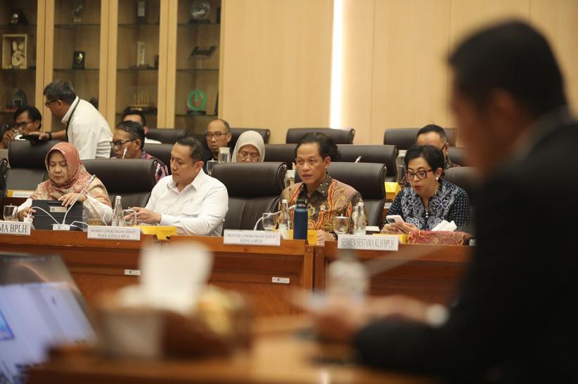 DPR bersama Menteri Lingkungan Hidup Bahas Strategi Pengelolaan Sampah Berkelanjutan - Bagian 4