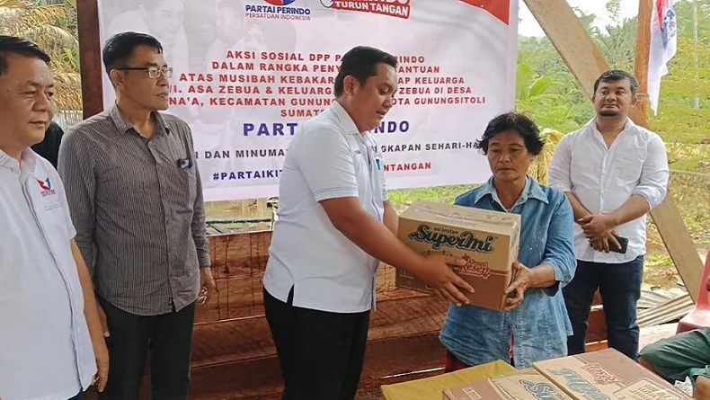 title Kebakaran 2 Rumah Warga di Gunungsitoli, Partai Perindo Turun Tangan Langsung Beri Bantuan Kebakaran 2 Rumah Warga di Gunungsitoli, Partai Perindo Turun Tangan Langsung Beri Bantuan
