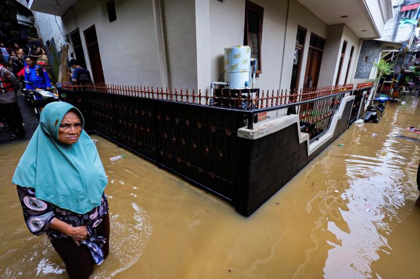 Potret Permukiman Warga Kebon Pala Masih Terendam Banjir Setinggi 2 Meter - Bagian 3