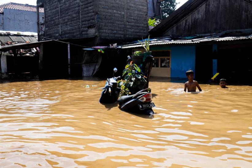Perjuangan Warga Pejaten Timur Menyelamatkan Diri dari Banjir - Bagian 5