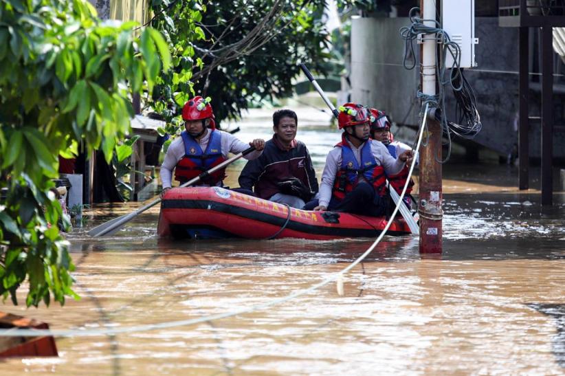 Perjuangan Warga Pejaten Timur Menyelamatkan Diri dari Banjir - Bagian 6