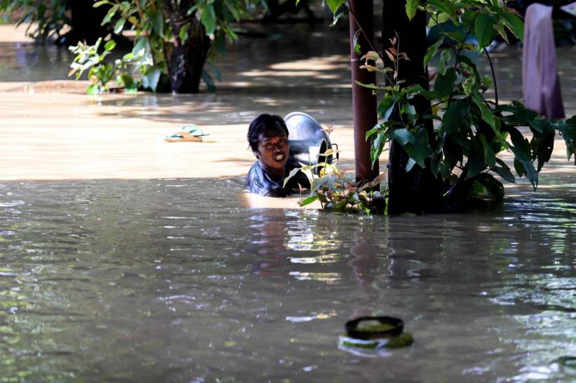 Perjuangan Warga Pejaten Timur Menyelamatkan Diri dari Banjir - Bagian 3