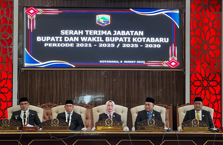 Bupati dan Wabup Kotabaru Periode 2025-2030 Resmi Serah Terima Jabatan