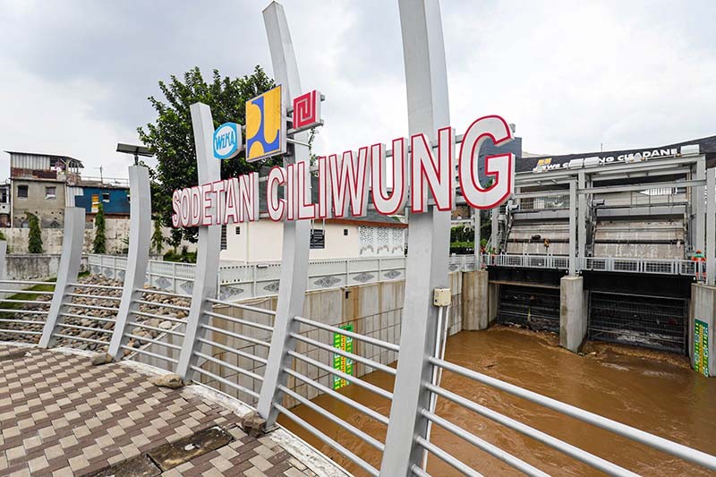 Jakarta Banjir, Wagub Rano Karno Cek Sodetan Kali Ciliwung - Bagian 2