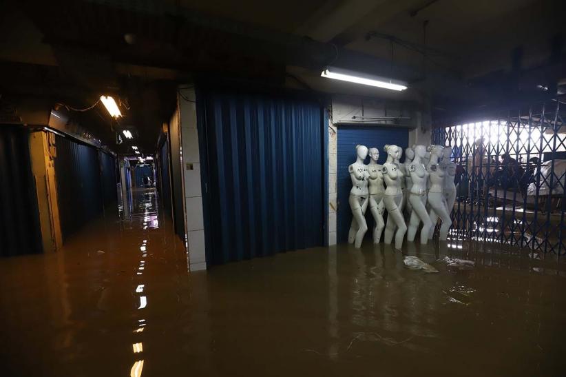 Penampakan Pasar Cipulir Terendam Banjir - Bagian 3